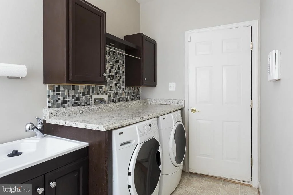 Photo of 619 PINEVIEW COURT