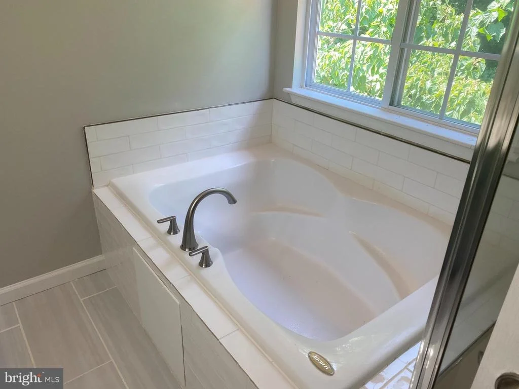 Photo of 5442 SIR DOUGLAS DRIVE