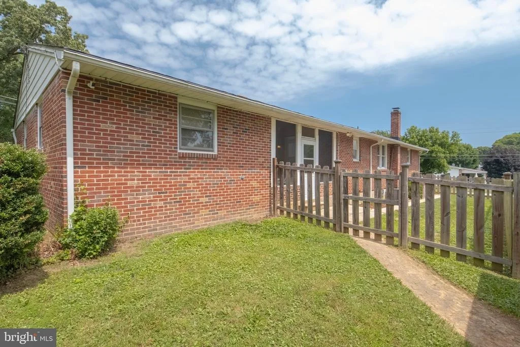 Photo of 9825 RICHLYN DRIVE