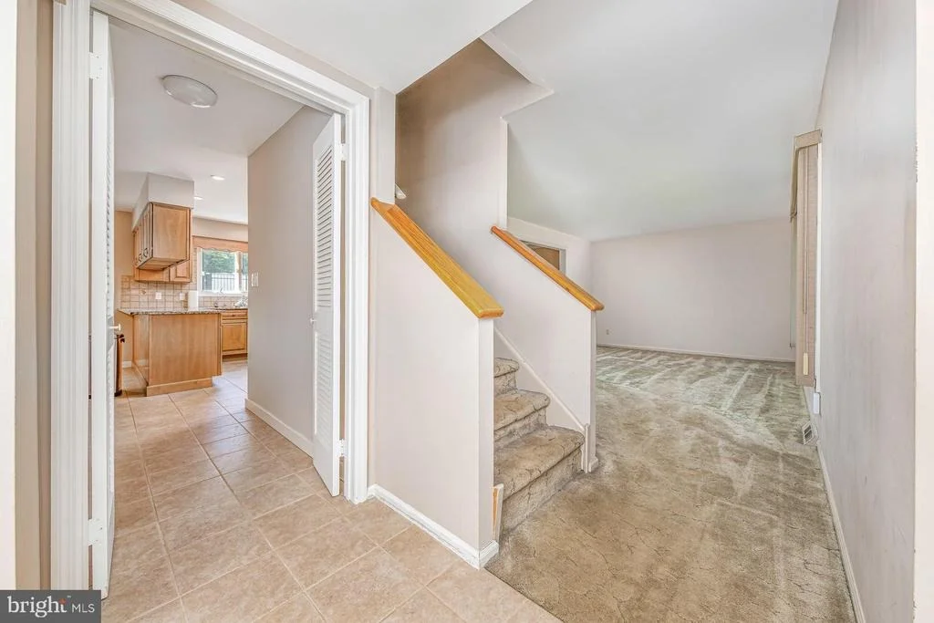 Photo of 73 COLONIAL TERR