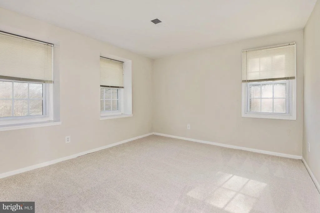Photo of 11933 RIDERS LANE