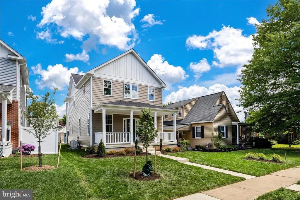 Photo of 109 W 13TH STREET