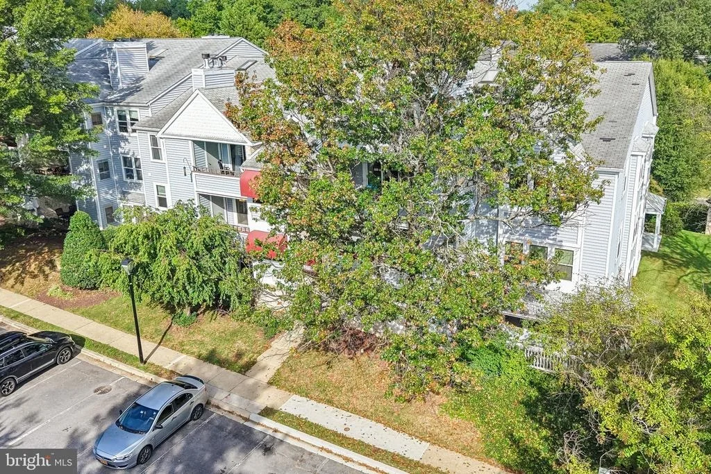 Photo of Unit 9C32 at 13701 MODRAD WAY