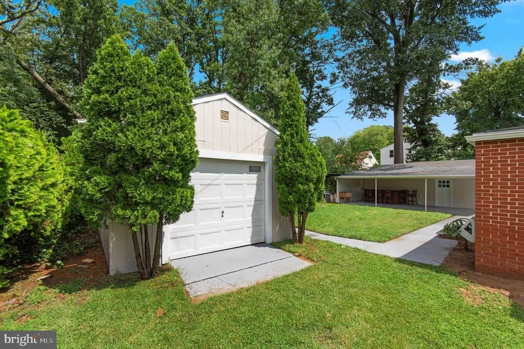 Photo of 1404 SPRING AVENUE