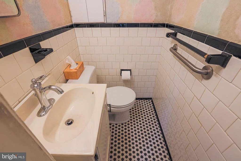 Photo of 3106 LABYRINTH ROAD