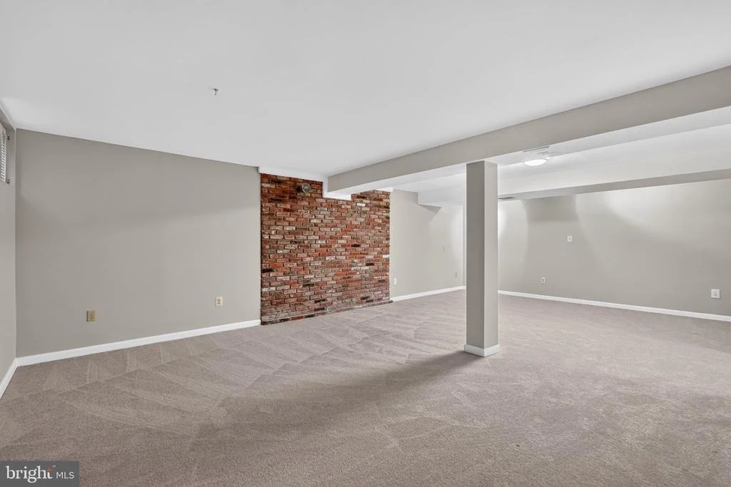 Photo of 7111 CARNATION COURT