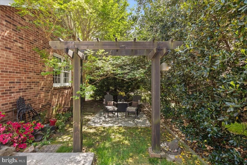 Photo of 9352 MOUNT VERNON CIRCLE