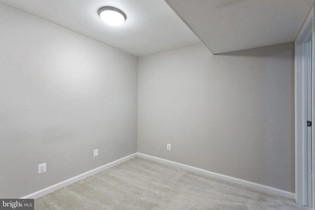 Photo of 1418 VALEBROOK LANE