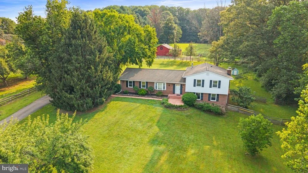 Photo of 6907 CLIFTON ROAD