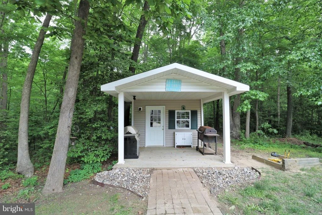 Photo of 4690 YOUNG ROAD