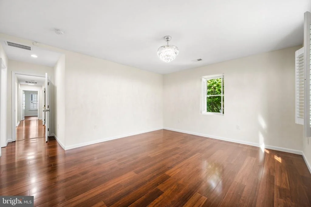 Photo of 406 LEIGHTON AVENUE