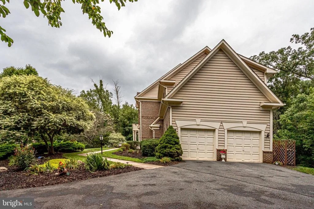 Photo of 12014 CREEKBEND DRIVE