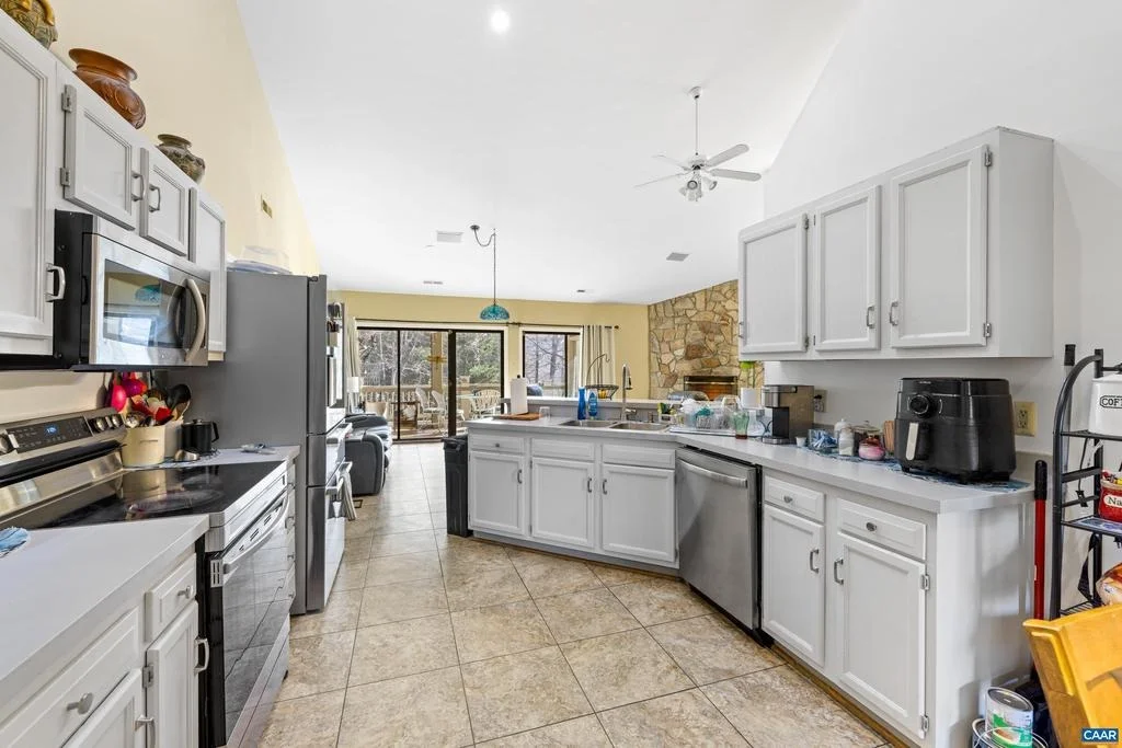 Photo of 465 HIDDEN RIDGE RD