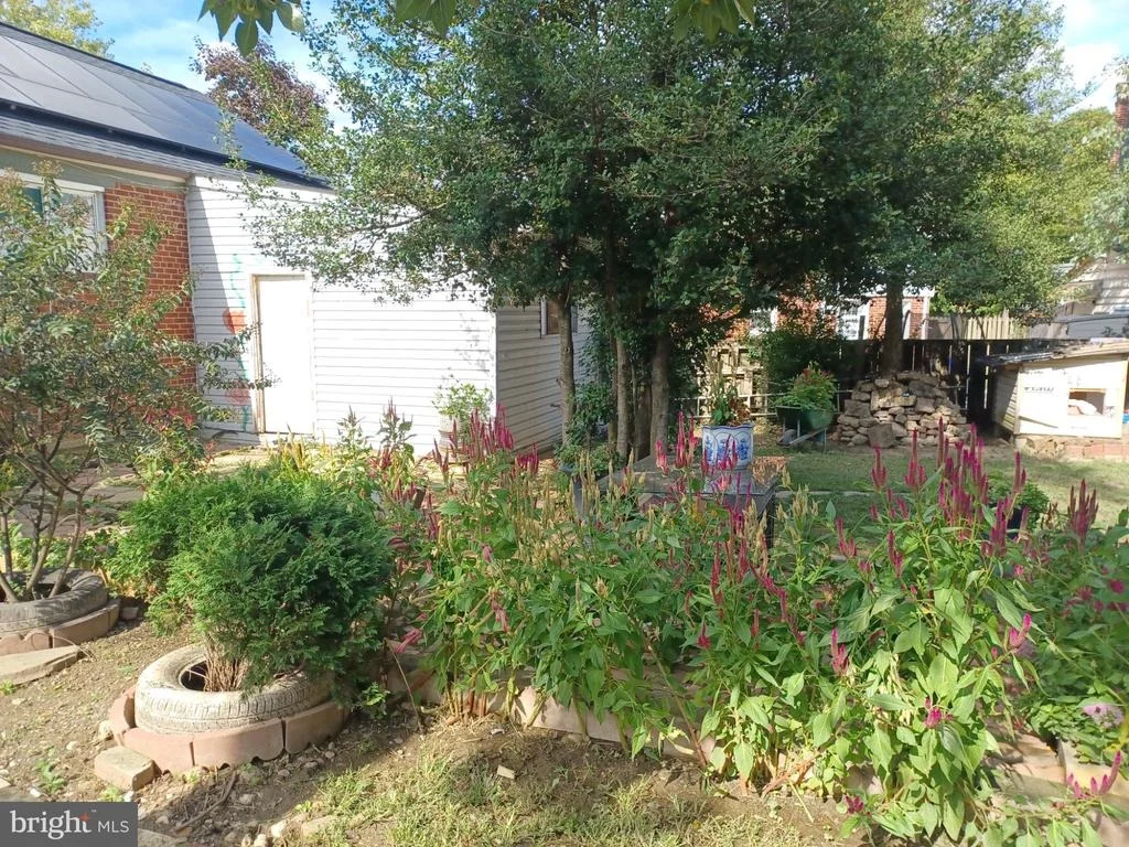 Photo of 9723 BRADDOCK ROAD