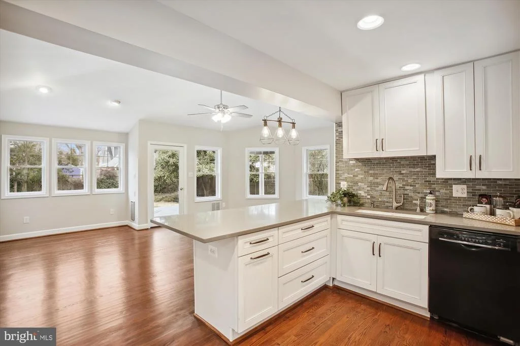 Photo of 7926 JACKSON ROAD