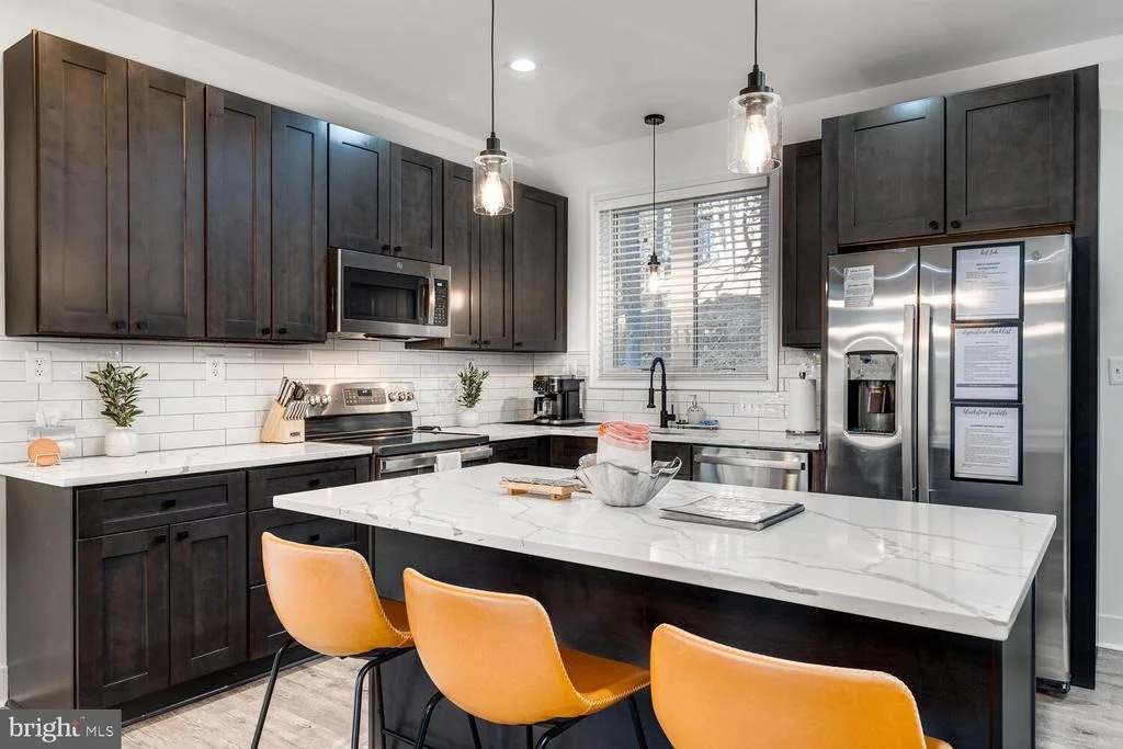 Photo of 1355 GREENVIEW DRIVE