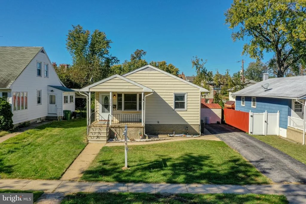 Photo of 3706 MACTAVISH AVENUE