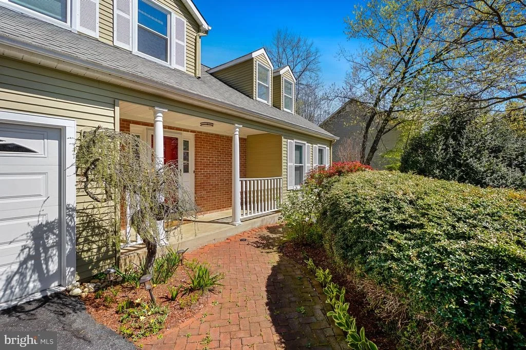 Photo of 17413 CHEROKEE LANE