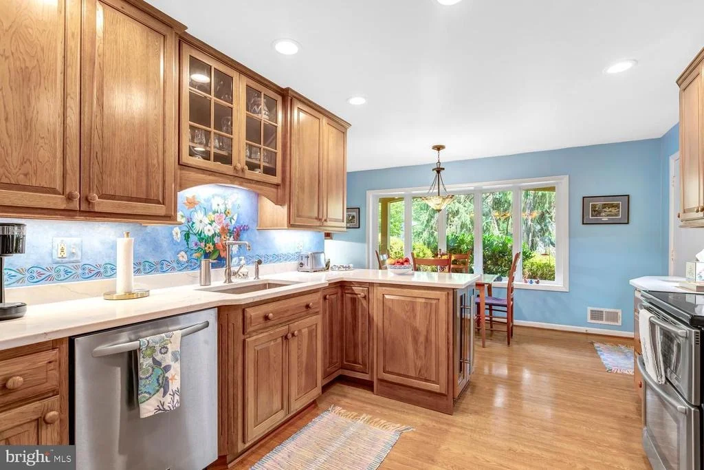 Photo of 4401 DOLPHIN LANE