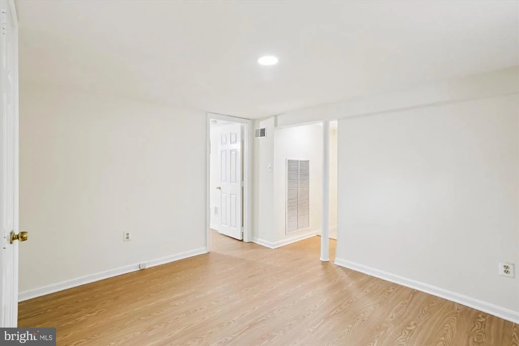 Photo of 12317 MIDDLE ROAD