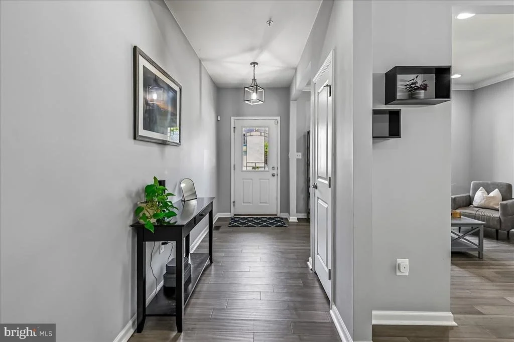 Photo of 8124 MEADOWGATE CIRCLE