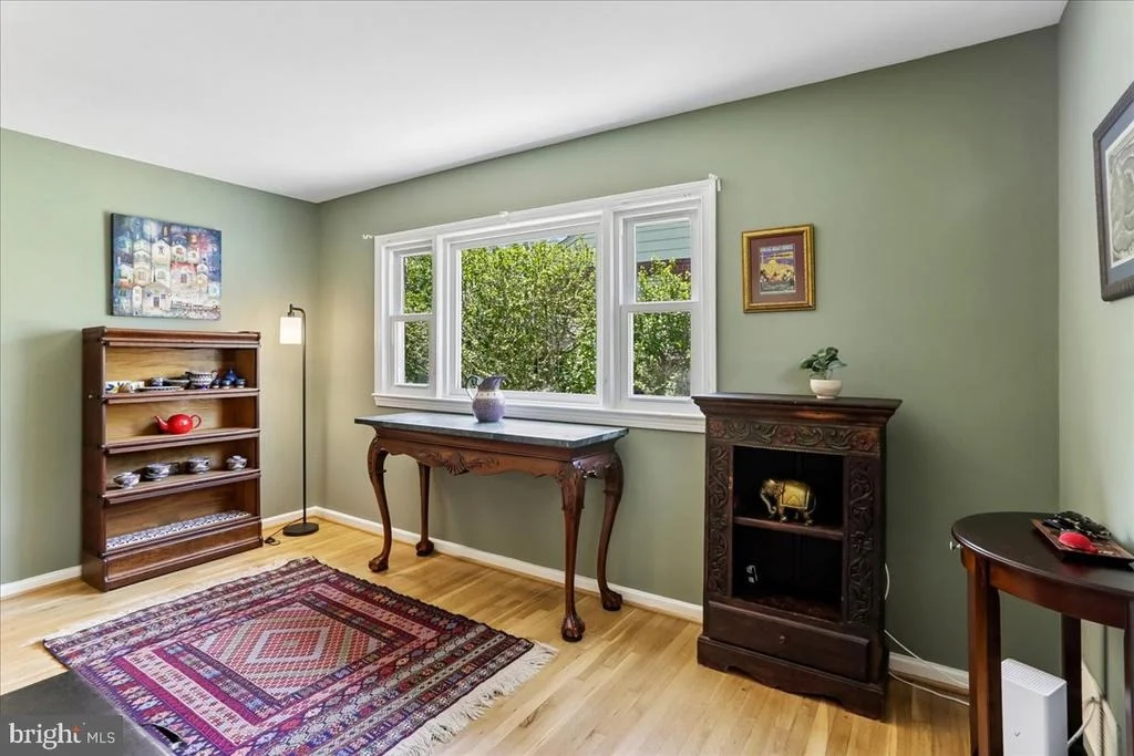 Photo of 1504 CREST ROAD