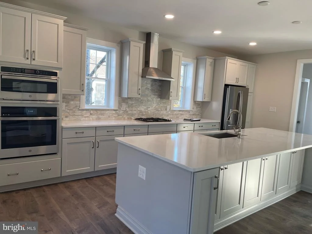 Photo of 38235 PINEY POINT ROAD