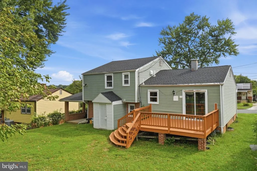 Photo of 7518 DOVER LANE