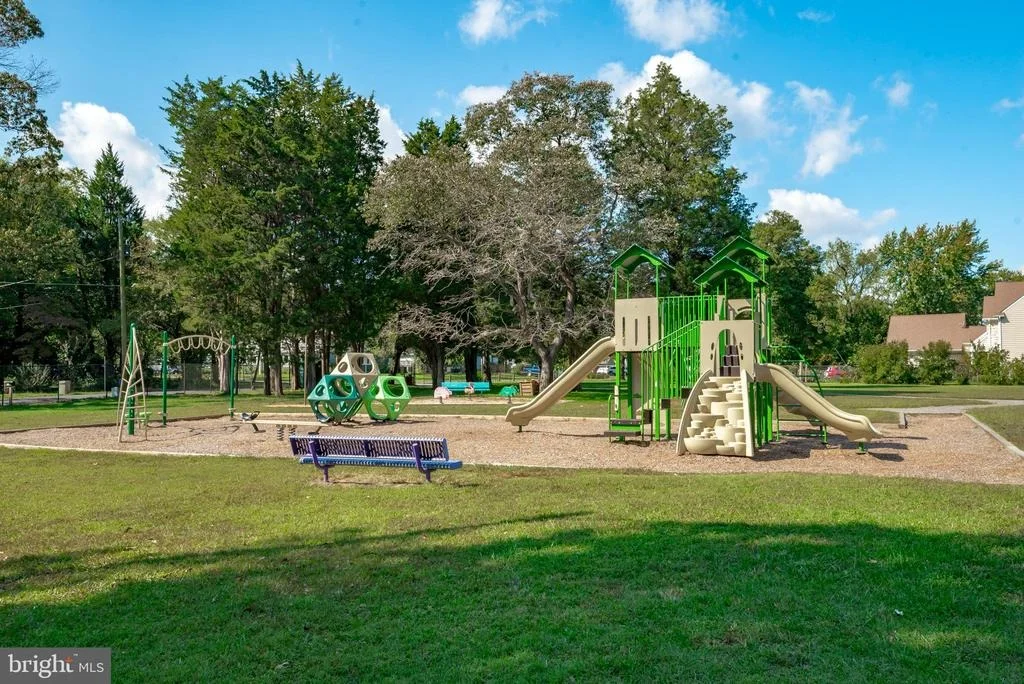 Photo of 970 HIGHPOINT DRIVE