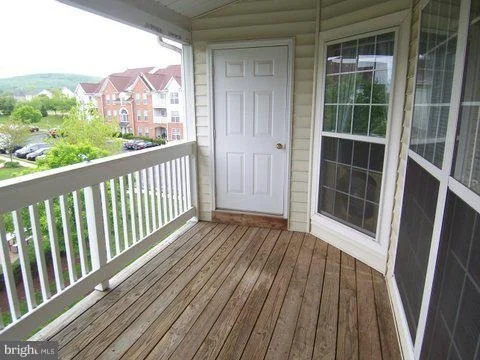 Photo of Unit 3B at 2100 WAYSIDE DRIVE