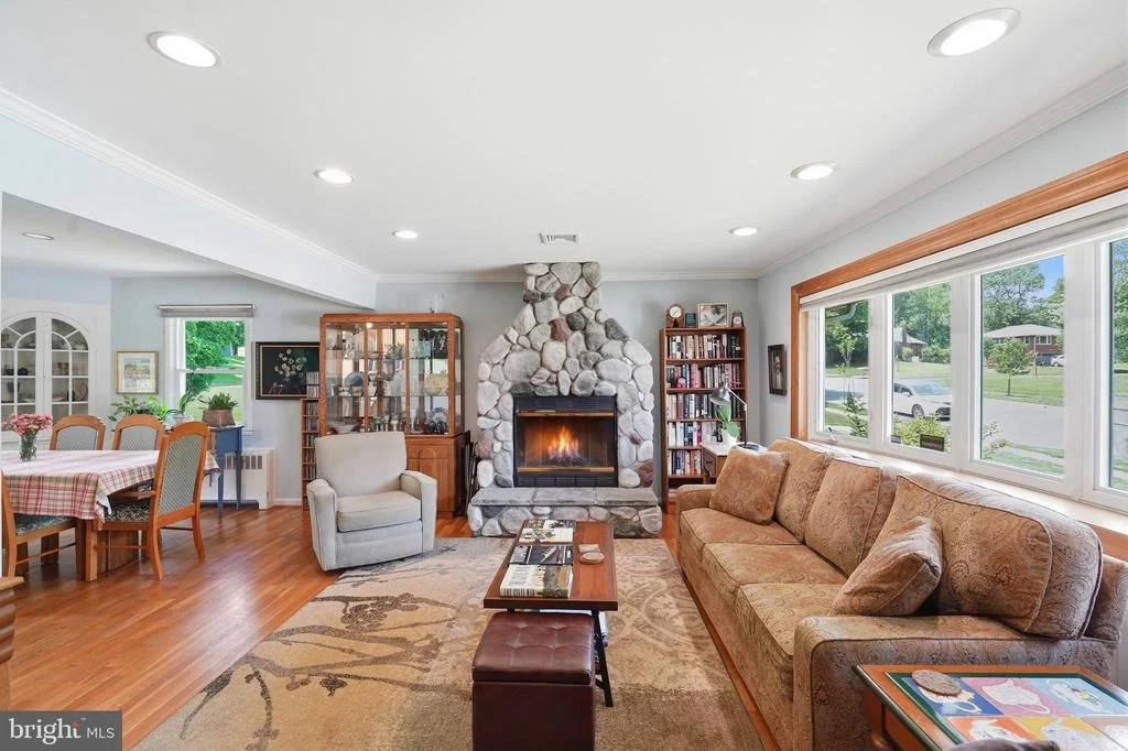 Photo of 2303 FARRINGDON ROAD