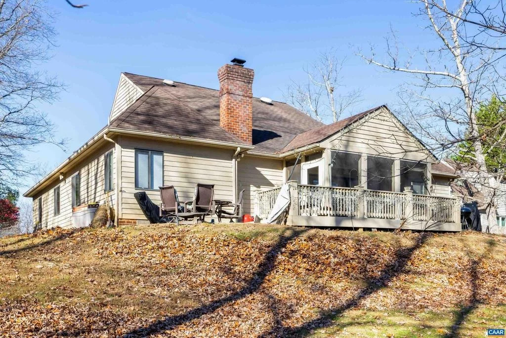 Photo of 465 HIDDEN RIDGE RD