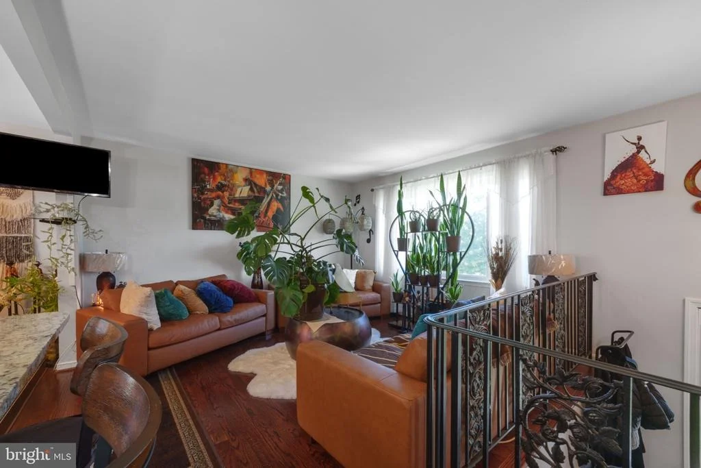 Photo of 8916 TRUBADOR DRIVE