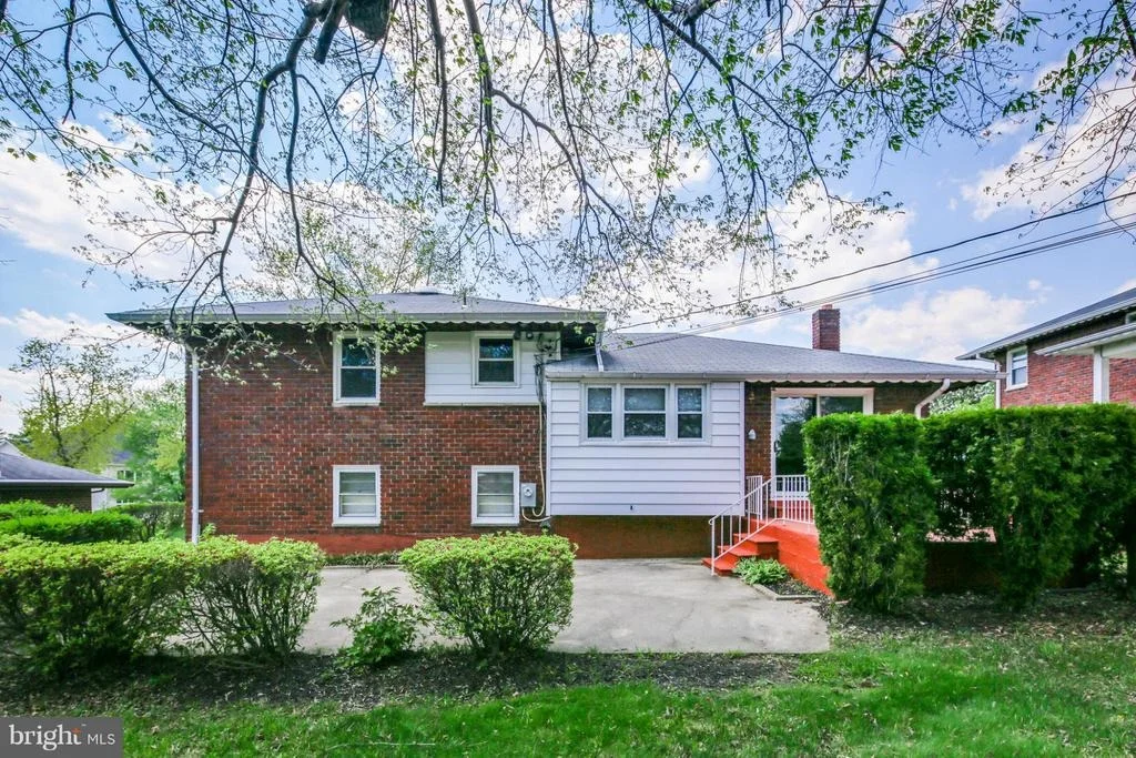 Photo of 6605 DEANCROFT ROAD