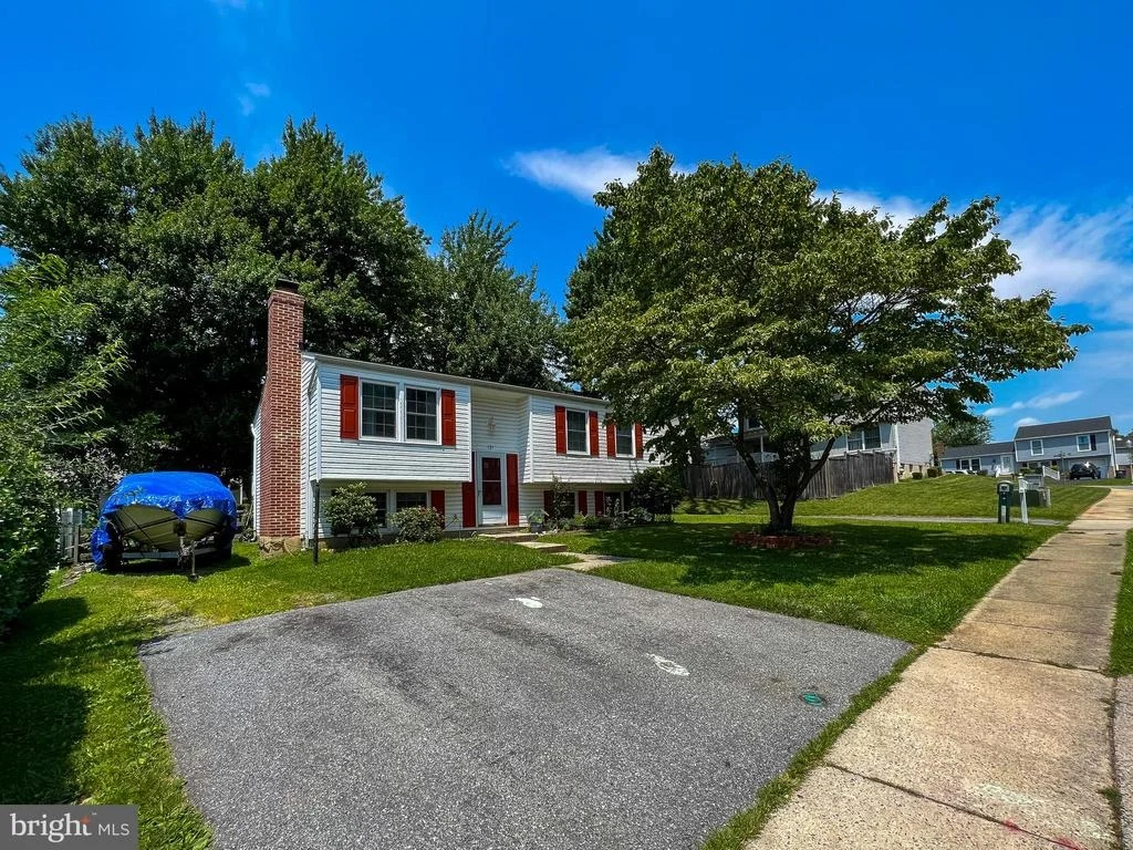 Photo of 121 DEERFIELD PLACE