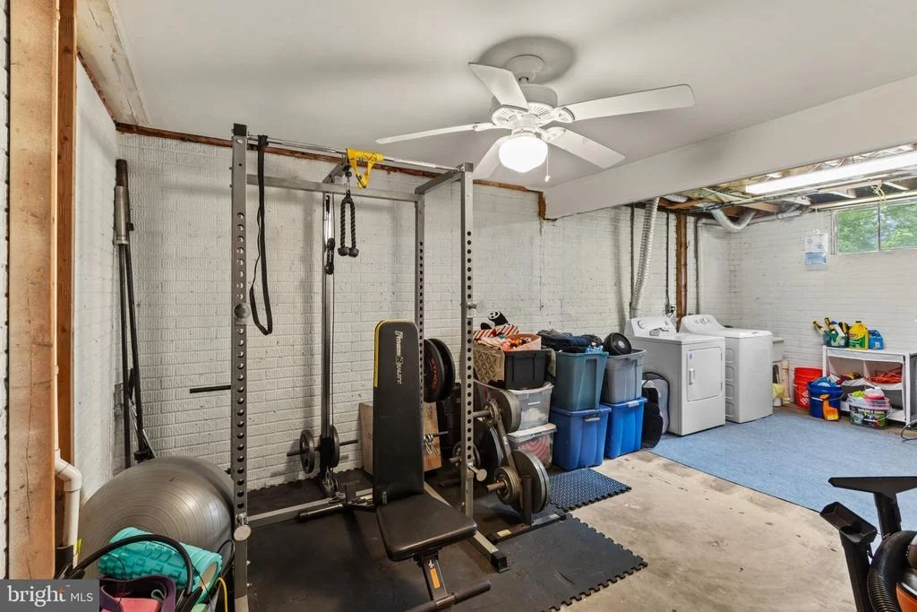 Photo of 1304 NAUGAHYDE ROAD