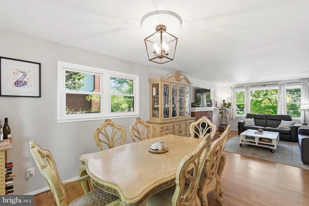 Photo of 5414 QUEENSBERRY AVENUE