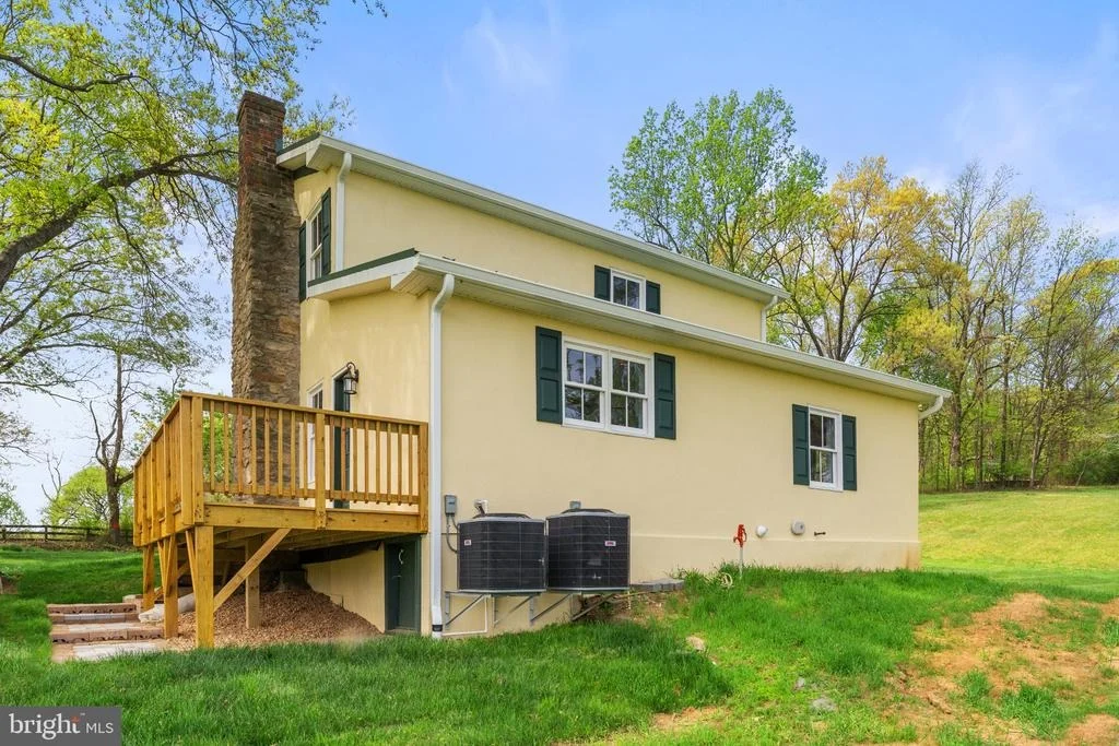 Photo of 11066 MORELAND ROAD