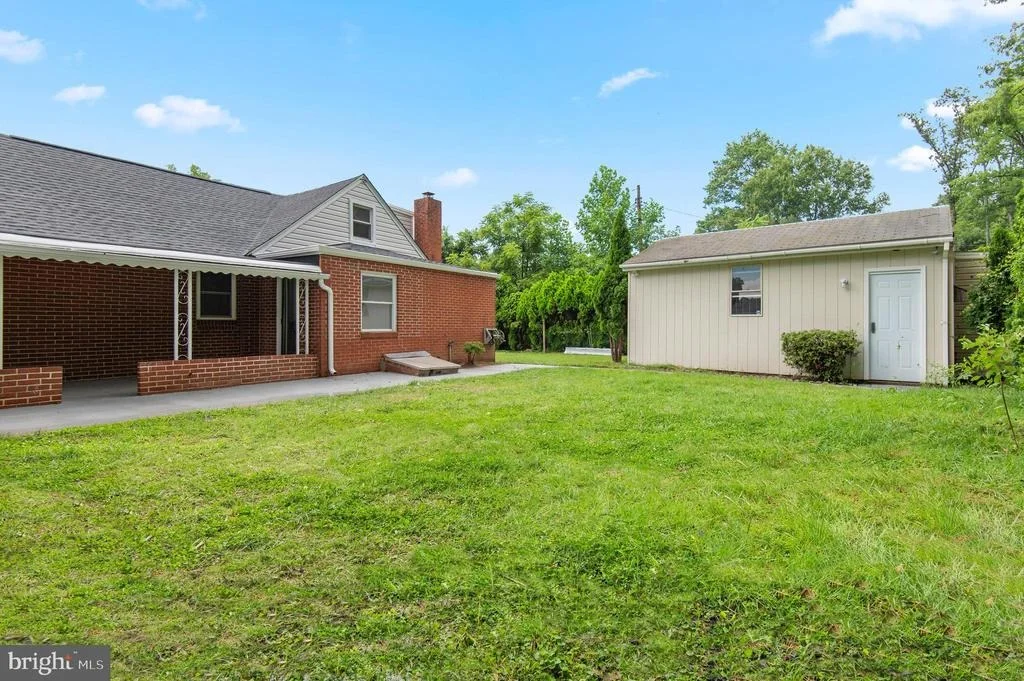 Photo of 1404 SPRING AVENUE