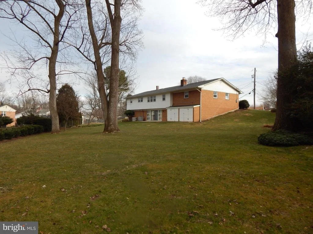 Photo of 2725 WOODEDGE ROAD