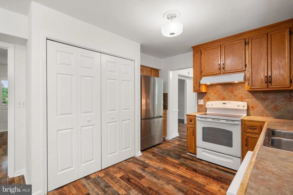 Photo of 2309 MAPLEWOOD DRIVE