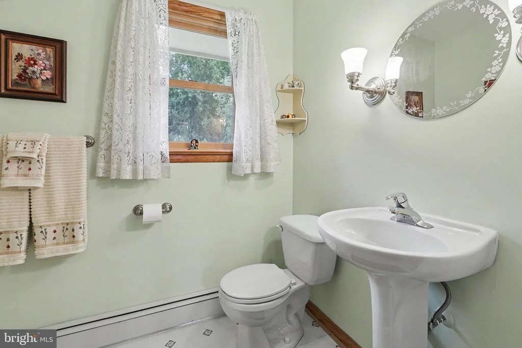Photo of 2048 BUSTLETON ROAD