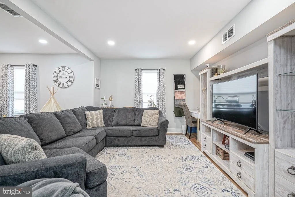Photo of 42 EVERGREEN AVENUE