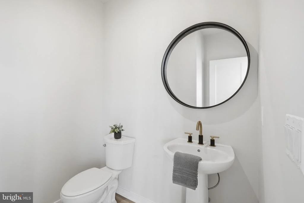 Photo of 43556 CENTERGATE DRIVE