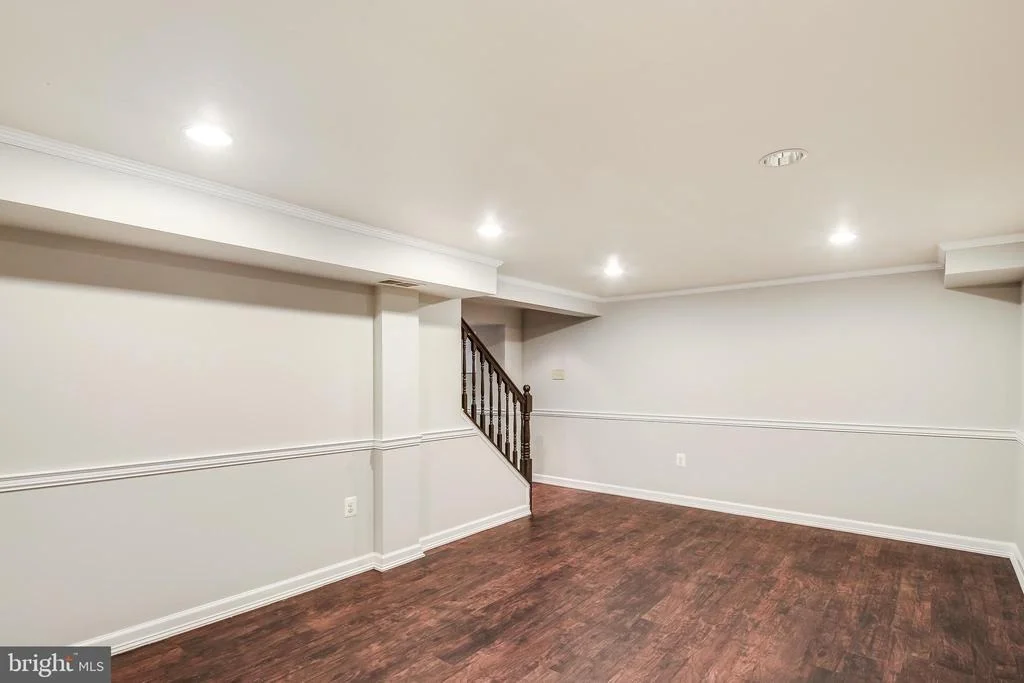 Photo of 505 E SCHUYLER ROAD