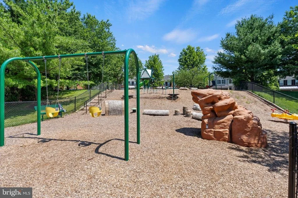Photo of 14235 CLATTERBUCK LOOP