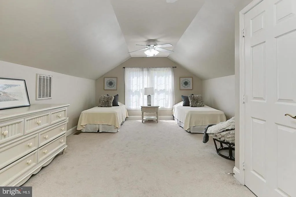 Photo of 5749 YEWING WAY