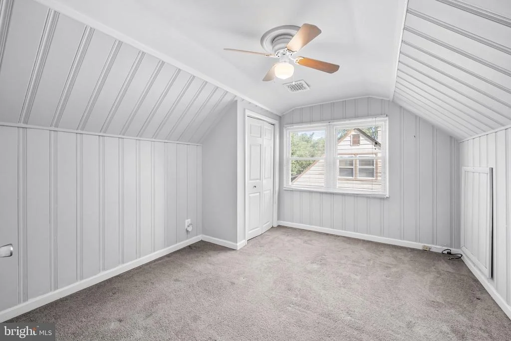 Photo of 825 CLIFFEDGE ROAD