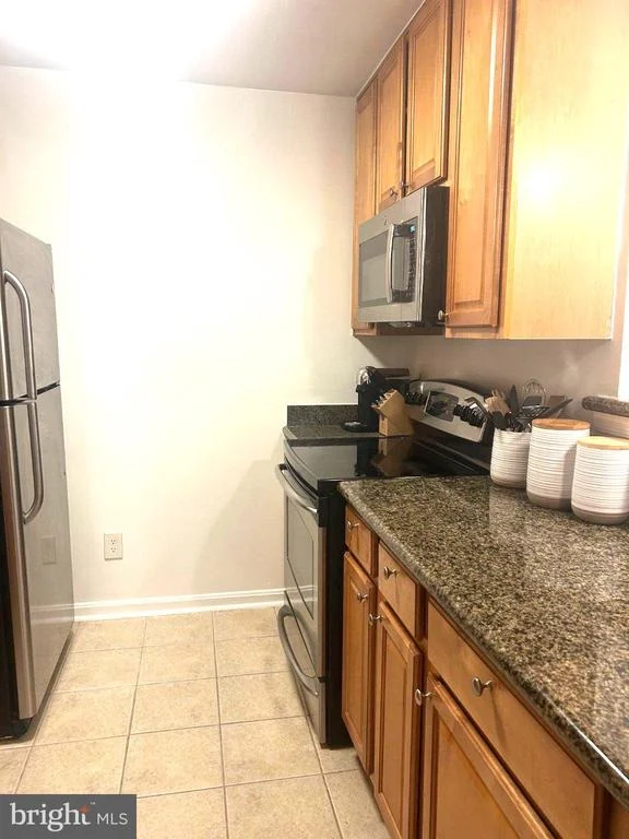 Photo of Unit 4D7 at 3176 SUMMIT DRIVE