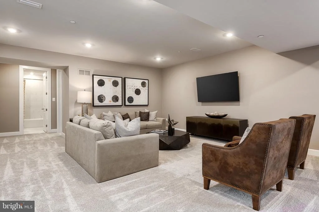Photo of 1311 LEELAND FOREST